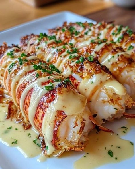 Meals And Munchies Creamy Garlic Butter Sauce, Garlic Butter Lobster, Butter Lobster, Seafood Dinner Recipes, Lobster Dishes, Yummy Seafood, Lobster Recipes, Garlic Butter Sauce, Healthy Food Dishes