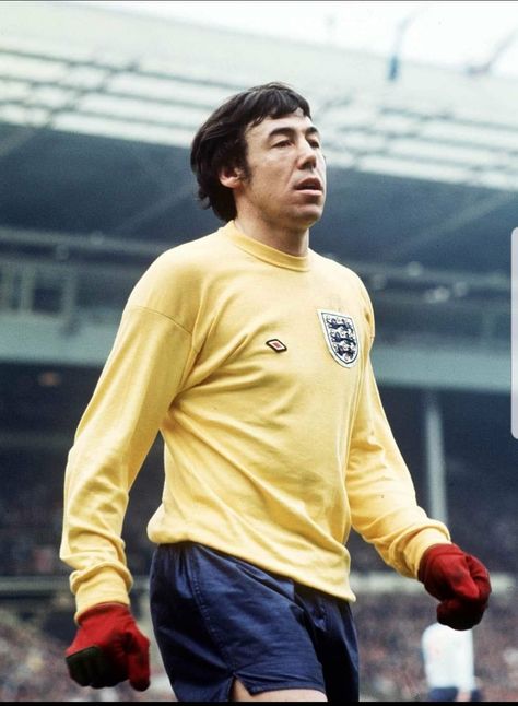 Gordon Banks England English Football Teams, Gordon Banks, England Football Players, British Football, England National Team, England Football Team, England Players, Best Football Players, Sports Hero