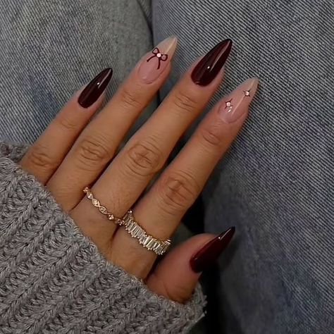 Christmas nails 🎀💅🏻 #nailsdesign #nails #foryoupage❤️😍 #fyp Burgandy Christmas Nail Designs, Maroon Nails Christmas, Winter Nails Plain, Round Nails Winter, Mistletoe Nail Art, Winter Biab Nails, Burgundy Holiday Nails, Brown Holiday Nails, Bordeaux Nails Design