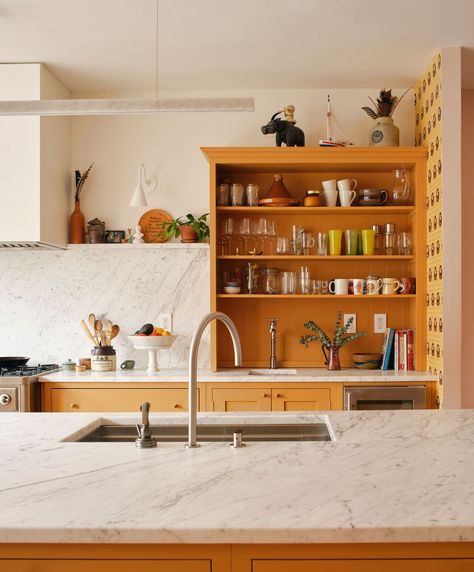 How to Create a Soulful but Up-to-Date Kitchen - WSJ 1900 Kitchen, Orange Kitchen, Pretty Decor, Dining Nook, Old Kitchen, Shelf Styling, Interior Trend, Kitchen Colors, House Inspo