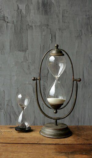 Coffs Harbour Decorative Glass Magnetic Hour Glass Hourglass Sand Timer, Hourglass Timer, Sand Clock, Sand Glass, Hourglasses, Farmhouse Remodel, Sand Timers, Hour Glass, Old World Style