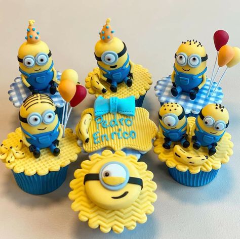 Minions Cupcakes, Fondant Minions, Cake Minion, Minions Cake, Minion Cake, Minion Birthday, Minion Party, 8th Birthday, Minion