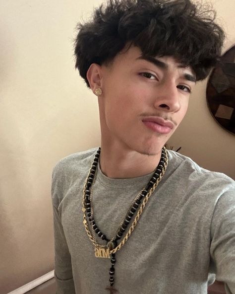 Alex Chino Haircut, Alex Chino Tiktok, Latino Boys, Alex Chino, Hot Mexican Men, Edgars Haircut, Hispanic Men, Alex Pics, Latino Men