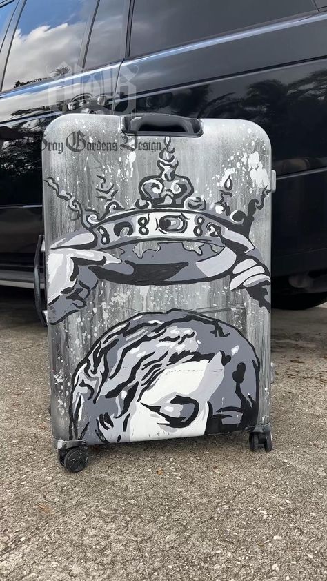 Loft Man Cave Ideas, Painted Suitcase, Graffiti Furniture, Diy Suitcase, Az Art, Furniture Painting Ideas, Crooked House, Happy Birthday Art, Ideas For Furniture