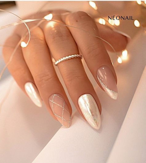 Indian Wedding Nail Art Designs, Silver Nail Designs, Bridesmaids Nails, Bridal Nail Art, Nude Nail Designs, Makijaż Smokey Eye, Nail Art Wedding, Bride Nails, Silver Nails