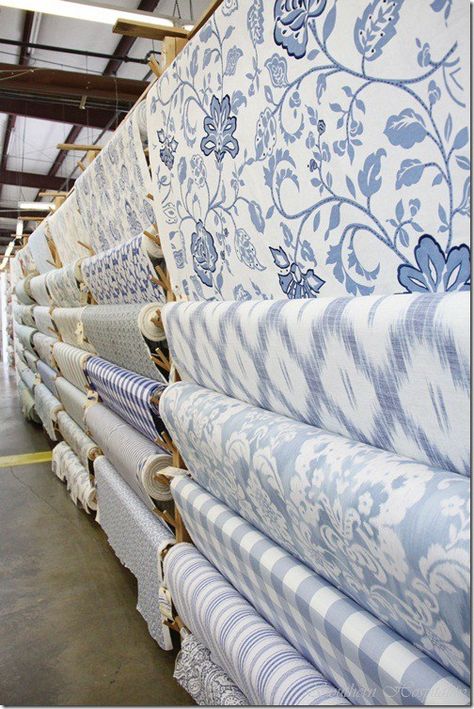 Blue And White Living Room, Blue And White Decor, Blue And White Fabric, Blue White Decor, White Living Room, White Living, Blue Rooms, Blue Bedroom, French Country Decorating