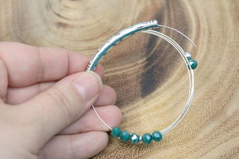 Crystal + Tube Bead DIY Memory Wire Bracelet - Happy Hour Projects Memory Wire Bracelets Diy, Wire Covers, Beaded Bracelet Diy, Tube Bead Bracelet, Tube Bracelet, Bead Diy, Embroidery Bracelets, Wire Bracelets, Wire Jewelry Tutorial