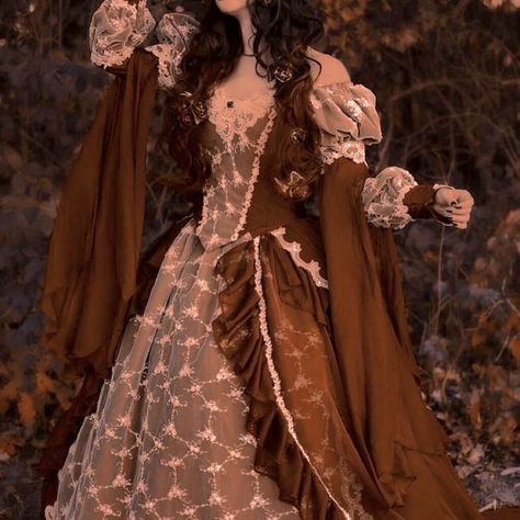 Old Royalty Aesthetic Dresses, Medieval Royalty Dress, Old Royal Dresses, Royalty Dress Aesthetic, Princess Outfits Royal, Medieval Ball Gown, Ball Gown Aesthetic, Midevil Dress, Gown Aesthetic