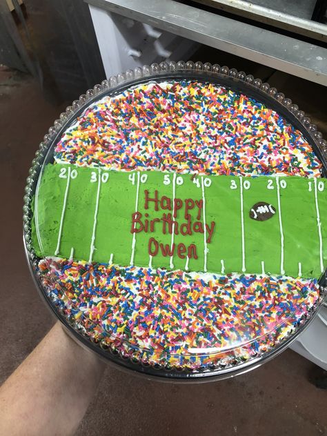 Football Fanatic Cookie Cake Football Message Cookie, Big Cookie Decorating Ideas, Superbowl Cakes, Cookie Cake Decorating Ideas Birthdays, Football Cookie Cake, Cookie Cake Decorating Ideas, Giant Cookie Cake, Superbowl Cake, Football Cakes