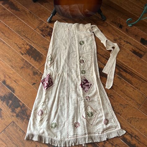 Authentic Thai Wrap Skirt, Direct From Thailand Never Worn! Harbinger Oc, Italy Inspired Outfits, Thai Skirt, Embroidered Skirts, Thai Traditional Clothing, Craft Clothes, Coachella 2024, Thailand Outfit, Thailand Fashion