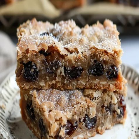 Old Fashioned Raisin Bars Recipe - Easy Kitchen Guide Desserts With Raisins, Recipes Using Raisins, Sour Cream Raisin Bars Recipe, Oatmeal Raisin Bars Recipe, Sour Cream Raisin Bars, Raisin Spice Bars, Raisin Bars Recipe, Oatmeal Raisin Cookie Bars, Old Fashioned Raisin Bars