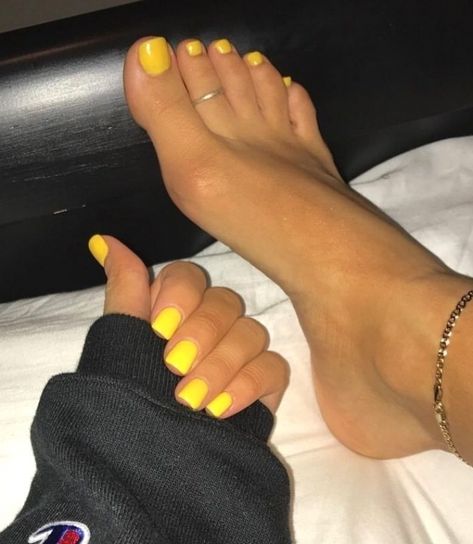 Yellow Toes, Yellow Toenails, Yellow Nail Art Designs, Acrylic Nails Yellow, Yellow Nail Art, Yellow Nails Design, Yellow Nail, Toe Nail Color, Makeup Nails Art