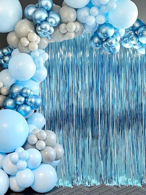 Blue Birthday Themes, Blue Party Themes, Blue Sweet 16, White Party Decorations, Blue Party Decorations, 17th Birthday Ideas, Curtain Modern, Blue Birthday Parties, Decoration Evenementielle