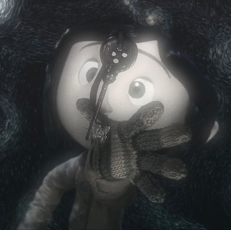 A Corpse Bride, Nightmare Before Christmas Girl, A Nightmare Before Christmas, Coraline And Wybie, Coraline Art, Coraline Movie, Coraline Aesthetic, Coraline Jones, Tim Burton Films