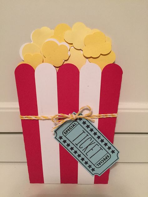 Movie tickets gift card holder Diy Movie Tickets, Ticket Cinema, Cinema Gift, Hollywood Theme Classroom, Popcorn Theme, Deco Cinema, Theatre Gifts, Anniversaire Harry Potter, Ge Bort