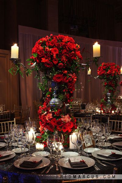 Red Wedding Centerpieces | Wedding Ideas Centerpieces Orchids, Flowers And Candles, Idee Babyshower, Bridal Guide, Roses Wedding, Red Wedding, Trendy Wedding, Christmas Wedding, Wedding Themes