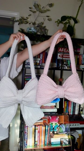 Biyabimi on Instagram: "Video tutorial for the crochet bow bag is posted 🎀 #crochetbowbag #crochetbagtutorial #crochetbagpattern" A Woman, Crochet Patterns, Crochet, Books