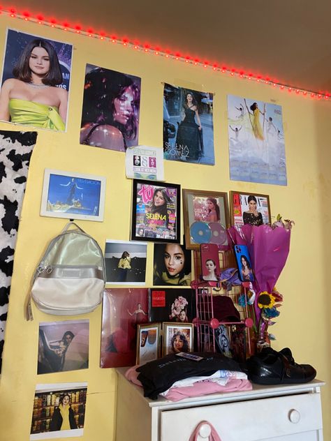 Selena Gomez Room Decor, Room Stuff, My Room, Fashion Room, Room Decoration, Selena Gomez, Room Ideas, Room Decor, Quick Saves