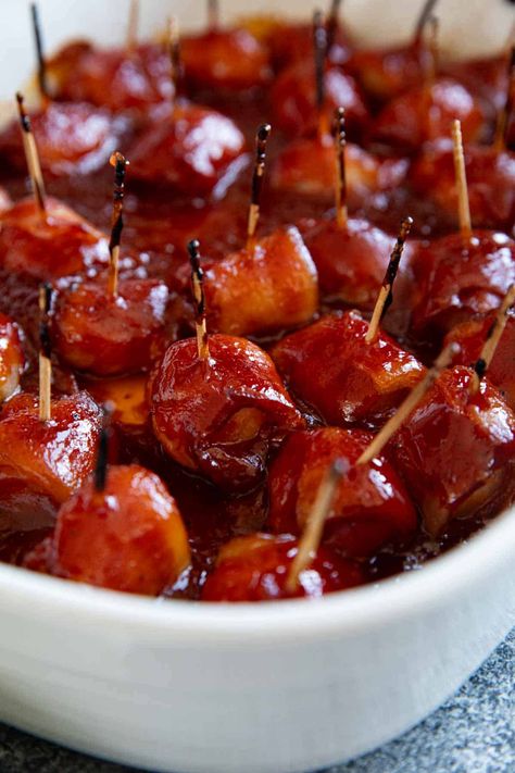 Sweet, salty, and crunchy, these Bacon Wrapped Water Chestnuts are the perfect party appetizer. They are simple to make and are so addictive! Bacon Water Chestnuts Recipe, Bbq Grape Jelly Meatballs, Bacon Wrapped Water Chestnuts, Cheesy Bacon Dip, Best Holiday Appetizers, Chestnut Recipes, Taste And Tell, Pan Fried Salmon, Family Friendly Recipes