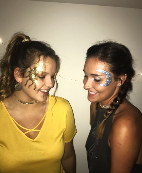 Sun and moon makeup Halloween Costumes Sun And Moon, Sun And Moon Makeup, Toga Party Costume, 2 Person Halloween Costumes, Sun And Moon Costume, Moon Makeup, Moon Costume, Duo Costumes, Bff Halloween Costumes