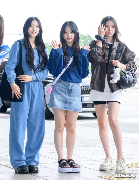 Haerin New Jeans Outfit Casual, K Pop Style Inspired Outfits, Kpop Jeans Outfit, New Jeans Inspired Outfit, New Jeans Kpop Outfits, New Jeans Dress, New Jeans Outfit Kpop, Babymonster Outfit, New Jeans Outfit