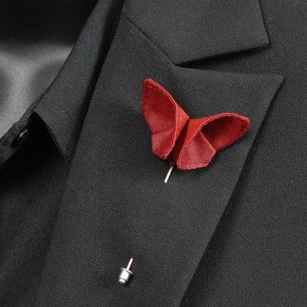 Butterfly Lapel Pin Butterfly Boutonniere, Butterfly Wedding Theme, Style Africain, Pretty Butterfly, Wedding Boutonniere, Lapel Flower, Origami Butterfly, Lapel Pins Mens, Butterfly Wedding