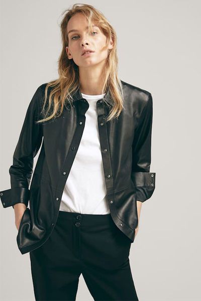 Leather Shirt Jacket Outfit, Black Leather Shirt Outfit, Leather Shirt Outfit, Outfit Formal Mujer, Leather Shirts, Leather Shacket, Leather Shirt Jacket, Shacket Outfit, Vision 2024