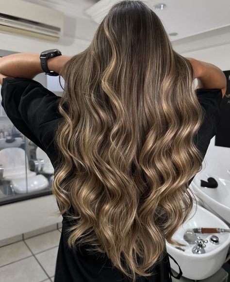 Choco Balayage, Black Hair With Honey Highlights, Hair With Honey Highlights, Brown Hair Lowlights, Hair Lowlights, Subtle Blonde, Honey Highlights, Brooklyn And Bailey, Balayage Hair Color