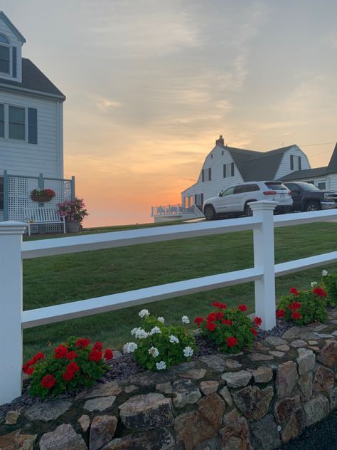 Summer Aesthetic Cape Cod, New England Beach House Aesthetic, Cape Cod Lifestyle, Cape Cod House Aesthetic, Cape Cod Aesthetic House, Orleans Cape Cod, Coastal Country Aesthetic, Old Cape Cod Aesthetic, Cape May Aesthetic