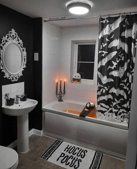 Goth Bathroom, Spooky Bathroom, Gothic Bathroom Decor, Gothic Homes, Gothic Bathroom, Halloween Bathroom Decor, Halloween Bathroom, Spooky Home Decor, Dark Home Decor