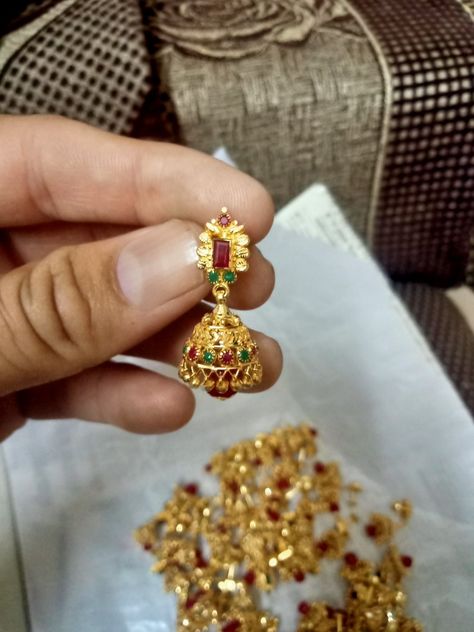 Small Butta Earrings Gold, Butta Earrings Gold, 5 Grams Gold Earrings, Butta Earrings, Ear Rings Gold, Jhumka Design, Gold Jhumkas, Simple Necklace Designs, Earrings Jhumka