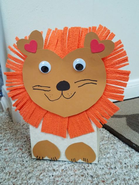 Lion King Valentine Box Ideas, Animal Valentines Boxes, Safari Valentines Day Boxes, Lion Valentine Box Ideas, Tiger Valentines Day Boxes, Valentines Boxes Fox, Lion Valentine Card, Lion Valentine, Valentines Board