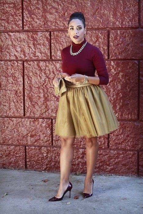 Wine Color Skirt Outfits, Gold Tulle Skirt Outfit, Wine Turtleneck Outfit, Burgundy And Gold Outfit Ideas, Burgundy And Gold Outfit, Gold Skirt Outfit, Gold Tulle Skirt, Grown Style, Manolo Blahnik Bb Pump