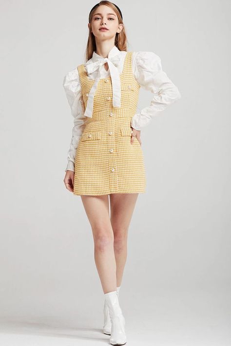 Look Retro, Summer Work Outfits, Elegante Casual, Pinafore Dress, Looks Chic, 가을 패션, Mode Vintage, Outfit Casual, Looks Vintage