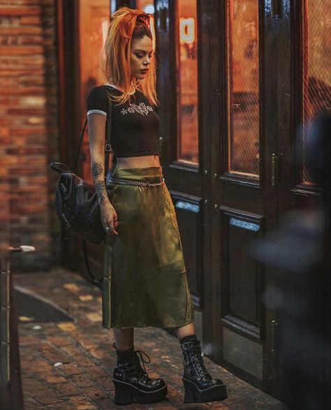 Witch Aesthetic Outfit, Alt Style Outfit, 2000 Style, Alternative Fashion Grunge, March Outfits, French Girl Aesthetic, Luanna Perez, Punk Rock Outfits, Dope Swag