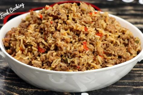 Dirty Rice Recipe Turkey Dirty Rice, Best Dirty Rice Recipe, Mac And Cheese Recipe Soul Food, Shrimp And Sausage Gumbo, Cooking Soul Food, Hamburger Steak And Gravy, Louisiana Dishes, Dirty Rice Recipe, Soul Food Recipes