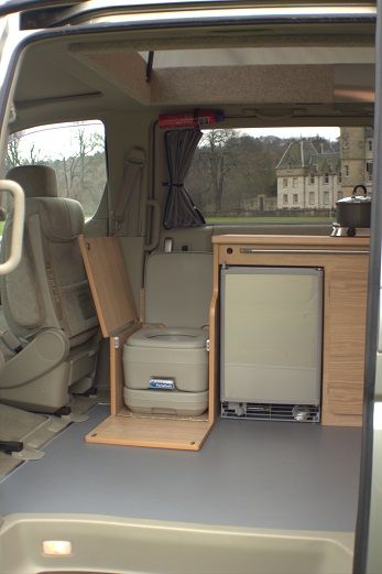 Elgrand Camper, Campervan With Bathroom, Nissan Elgrand Camper Conversion, Nissan Cargo Van Conversion, Nissan Serena Camper, Small Rv Campers, Citroen Berlingo Camper Conversion, Van Interiors, Nissan Elgrand