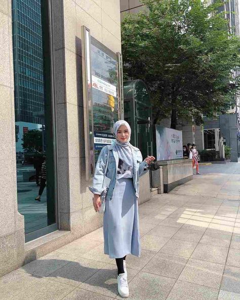 Rok Outfit, Rok Plisket, Street Hijab Fashion, Modern Hijab Fashion, Muslim Fashion Hijab Outfits, Hijab Style Casual, Pakaian Feminin, Hijabi Fashion Casual, Muslim Fashion Hijab