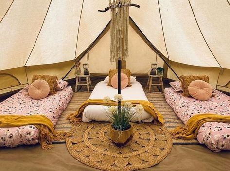 Yurt Tent Decorating Ideas, Tent Interior Ideas, Bell Tent Interior Ideas, Glamping Interior, Bell Tent Interior, Juayua, Tent Interior, Bell Tent Glamping, Luxury Camping Tents