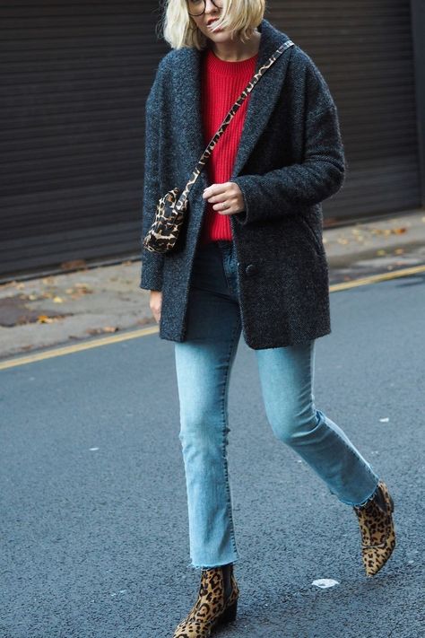 Jumper Outfit Winter, Red Jumper Outfit, Ankle Boots Outfit, The Frugality, Boots Outfit Ankle, Jumper Outfit, Red Jumper, Wardrobe Planning, Tailored Coat