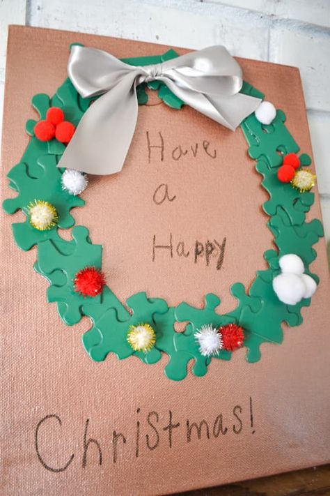 A fun and simple kids Christmas craft using old puzzle pieces Crafts Made With Puzzle Pieces, Old Puzzle Pieces Ideas, Diy For Christmas, Christmas Crafts Diy Kids, Kids Christmas Craft, Puzzle Piece Crafts, A Simple Christmas, Puzzle Crafts, Party Attire