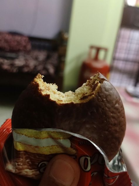 Lotte Choco Pie😋 Vegetable Crockpot, Vegetable Crockpot Recipes, Lotte Choco Pie, Pie Pictures, Choco Pie, Pretty Food, Real Photos, Powerpoint Templates, Crockpot Recipes