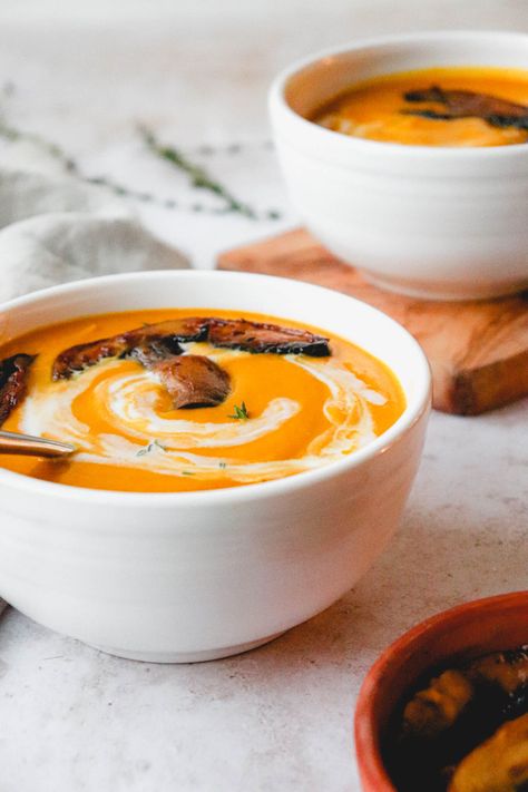 Roasted Winter Squash, Winter Squash Varieties, Winter Squash Soup, Squash Varieties, Kabocha Squash, Beef Bone Broth, How To Cook Mushrooms, Aip Paleo, Beef Bones