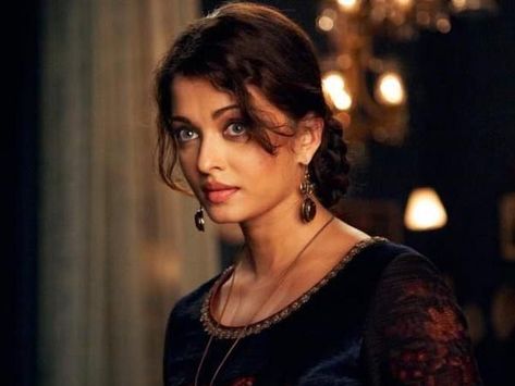 Aishwarya Rai Images, ऐश्वर्या राय, Mani Ratnam, Romantic Drama Film, Aishwarya Rai Photo, Film Script, Romance Film, Sanjay Leela Bhansali, Aishwarya Rai Bachchan