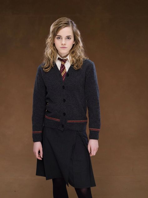 Hermione Granger fifth year Hermione Costume, Hery Potter, Scorpius And Rose, Hogwarts Uniform, Harry Potter Universe, Gogo Tomago, Buku Harry Potter, Harry Potter Halloween, Images Harry Potter