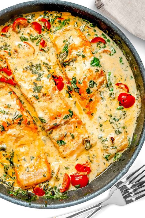 Tuscan Salmon in Cream Sauce - Erren's Kitchen Creamy Tuscan Salmon, Salmon With Cream Sauce, Tuscan Salmon Recipe, Tuscan Salmon, Mediterranean Salmon, Baking Measurements, Lemon Chicken Recipe, Pan Seared Salmon, Seafood Dinner