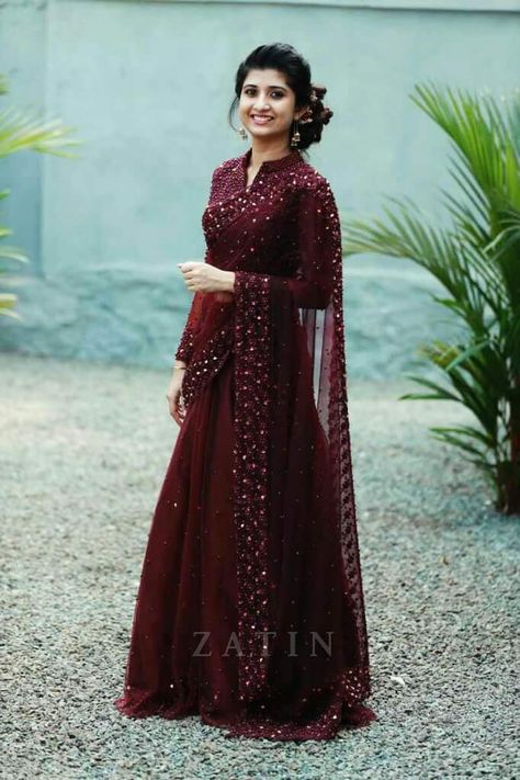 Gown Ideas Indian, Kerala Engagement Dress, Ethnic Gowns, Indian Wedding Gowns, Gown Party Wear, Fancy Sarees Party Wear, Indian Saree Blouses Designs, Saree Designs Party Wear, Salwar Kamiz