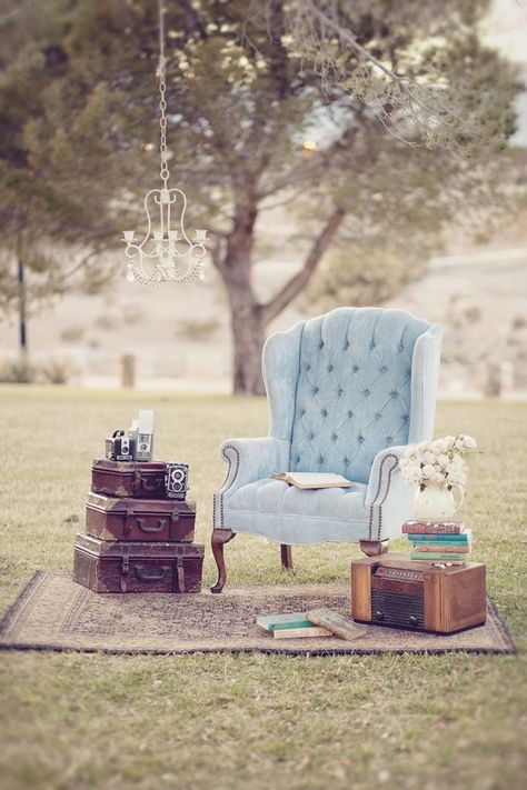 Shabby Chic Decorating, Chair Photography, Daughter Photography, Backdrops Photography, Shots Photography, Sibling Poses, Sibling Photography, Poses Couple, Vintage Props