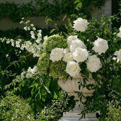 Draping Flowers Wedding, Heavy Greenery Wedding, Wedding Altar Flowers Arrangements, Simple White Wedding Florals, Nancy Meyers Wedding, Wedding Greenery Centerpiece, Altar Florals, Wedding Landscaping, Wedding Texture