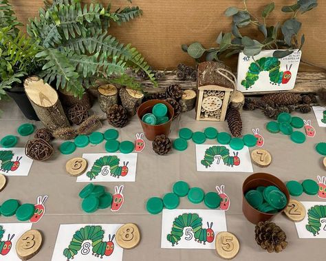 Abordagem Reggio Emilia, Caterpillar Craft Preschool, Eric Carle Activities, The Very Hungry Caterpillar Activities, Hungry Caterpillar Craft, Hungry Caterpillar Activities, Insects Preschool, Butterflies Activities, Bugs Preschool